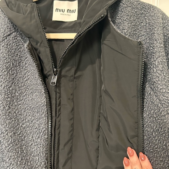 Miu Miu Cropped Charcoal Black Teddy Fleece Dual Lined Jacket - Picture 4 of 16